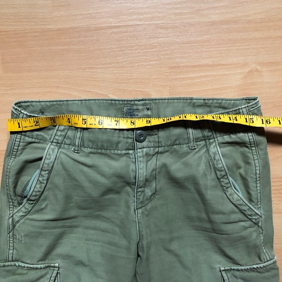 The Perfect Army Green Cargo Pant. American Eagle - Picture 4 of 5